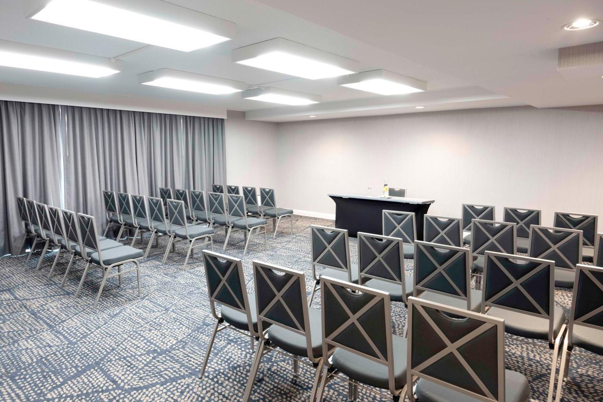 Doubletree By Hilton Hotel And Conference Center Chicago North Shore Skokie Zewnętrze zdjęcie