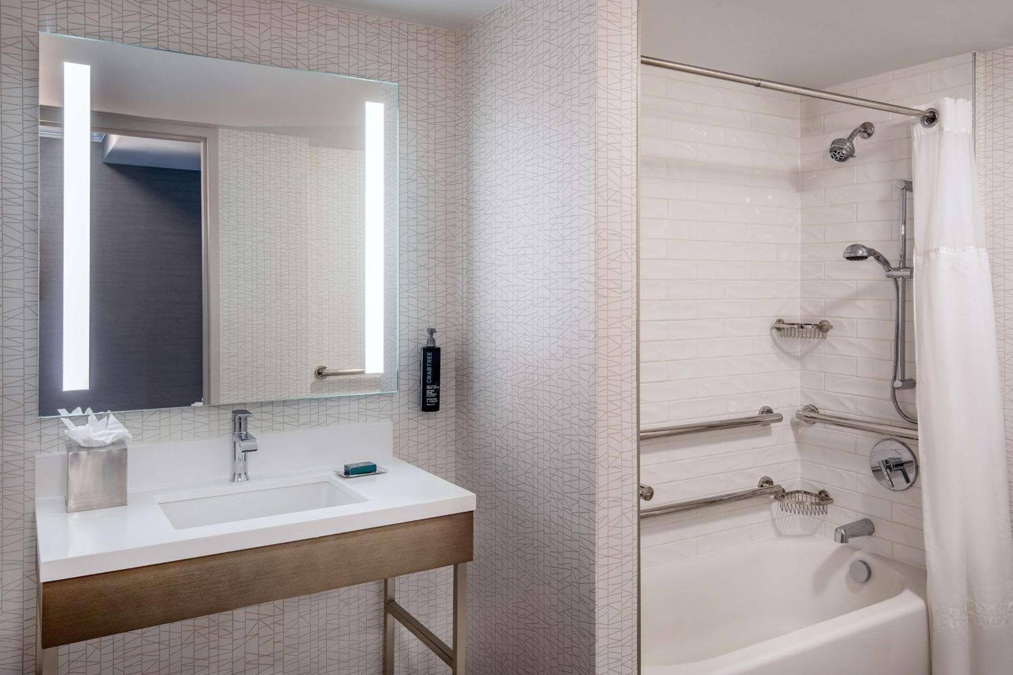 Doubletree By Hilton Hotel And Conference Center Chicago North Shore Skokie Zewnętrze zdjęcie