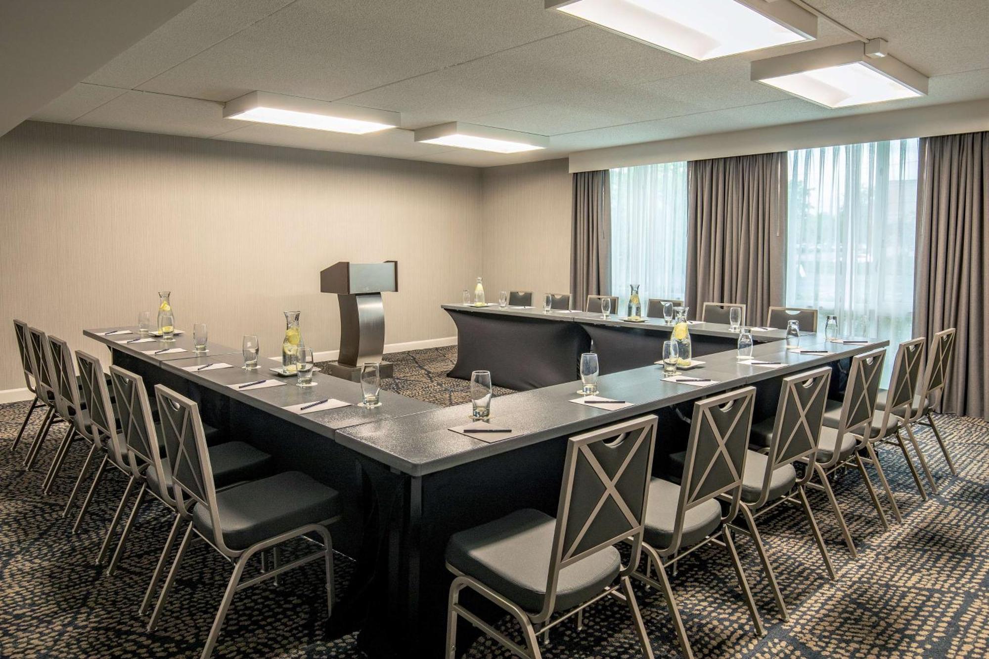 Doubletree By Hilton Hotel And Conference Center Chicago North Shore Skokie Zewnętrze zdjęcie
